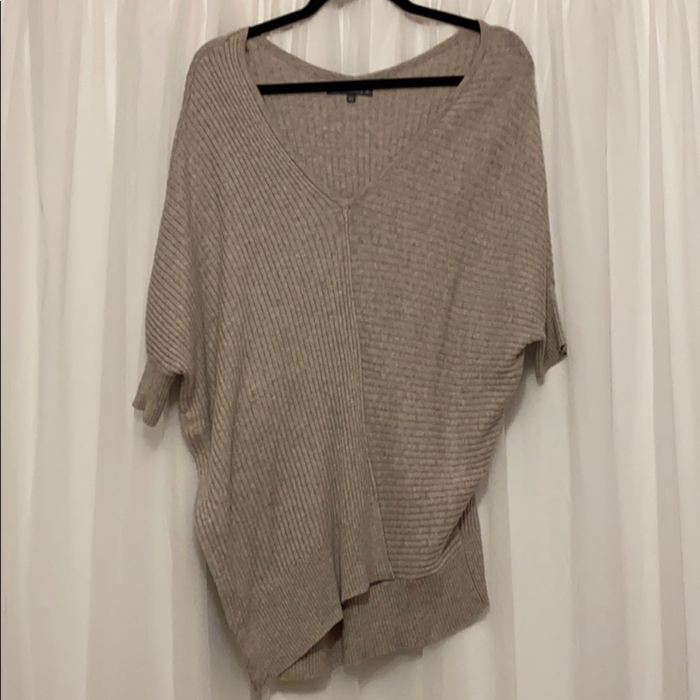 Beige short sleeve sweater top